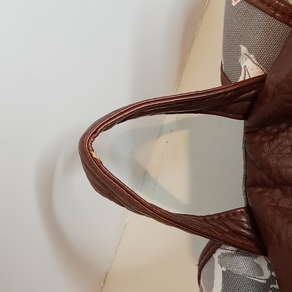 Aeropostale. NYC- Gray & Floral Fabric Backpack w/Brown Faux Leather Flap & Trim - Picture 12 of 15